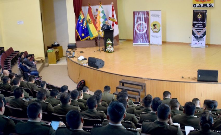 Expositor en el Seminario Taller “Situación de los Derechos Humanos en Bolivia y Uso de la Fuerza Pública”