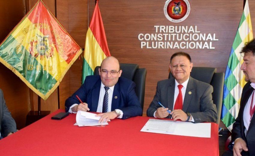 Suscripción de Convenio de Cooperación Académica Interinstitucional en representación del Tribunal Constitucional Plurinacional de Bolivia (TCP) con la Universidad Privada del Valle